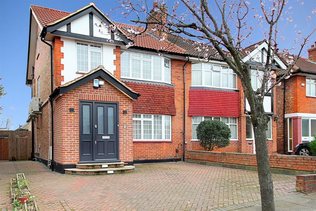 Property photo 1 of 9