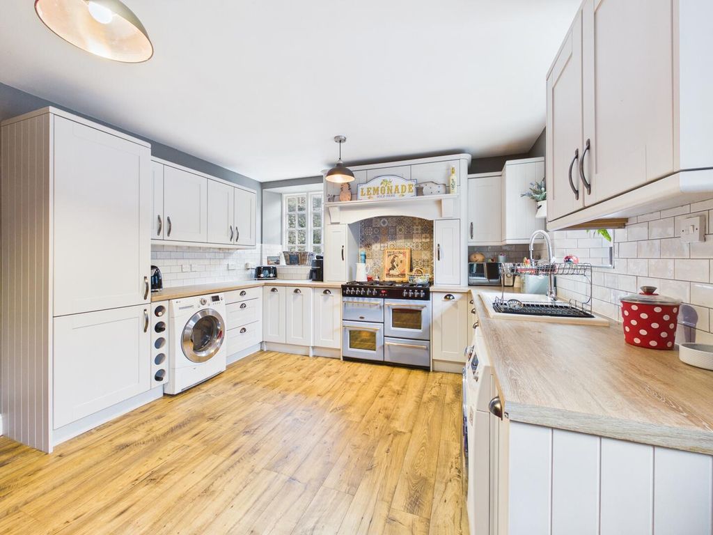 Property photo 2 of 24 Kitchen
