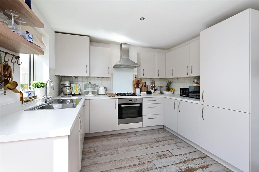 Property photo 2 of 15 Kitchen