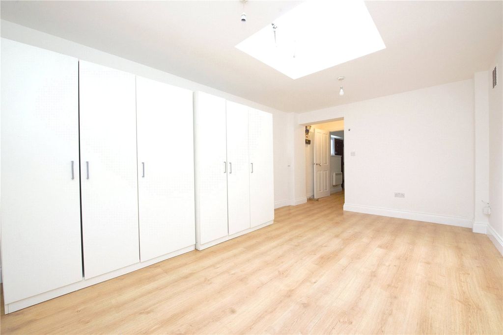 Property photo 2 of 5 Picture No. 03