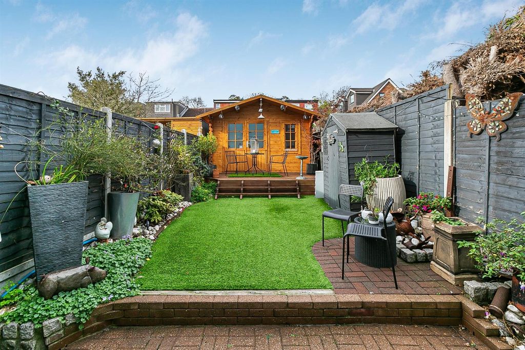 Property photo 2 of 24 36_66983.Jpg