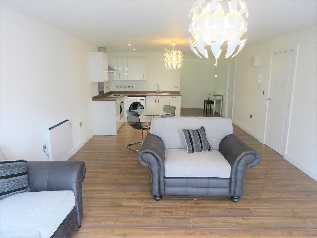Property photo 1 of 6 Living Room