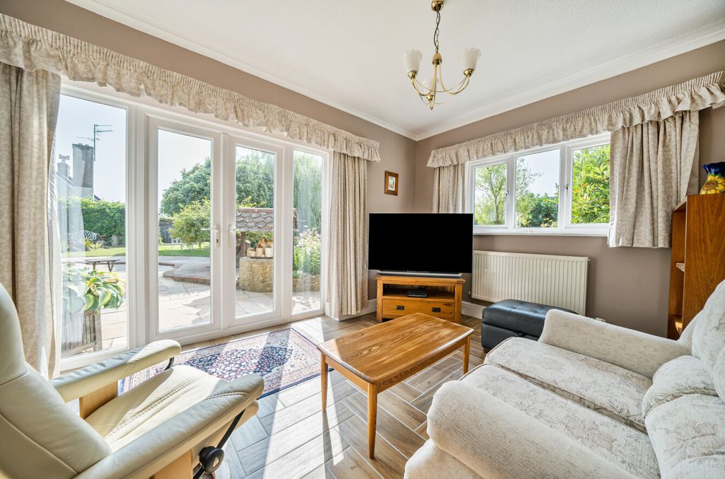 Property photo 3 of 24 1336651-18-689F1A...