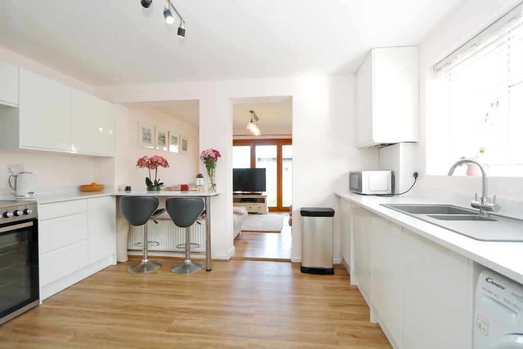 Property photo 2 of 15 4568874