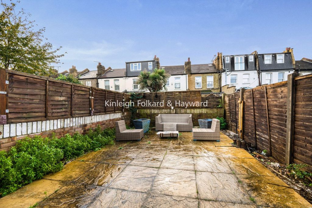 Property photo 2 of 16 Picture No. 22