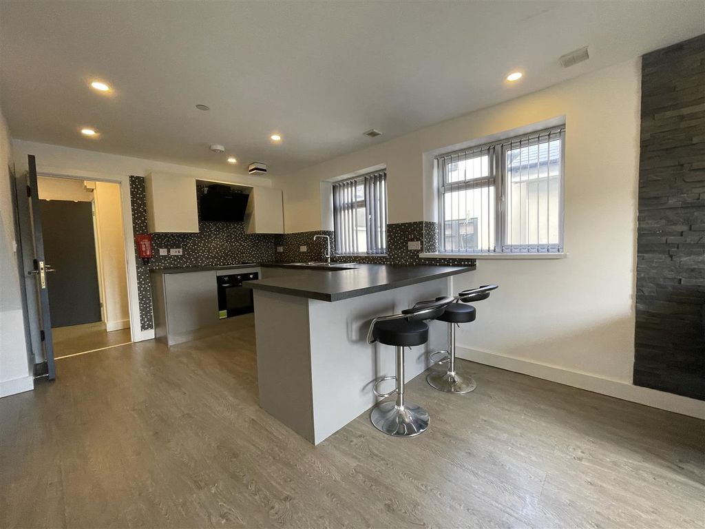 Property photo 3 of 12 Img_5822.Jpg