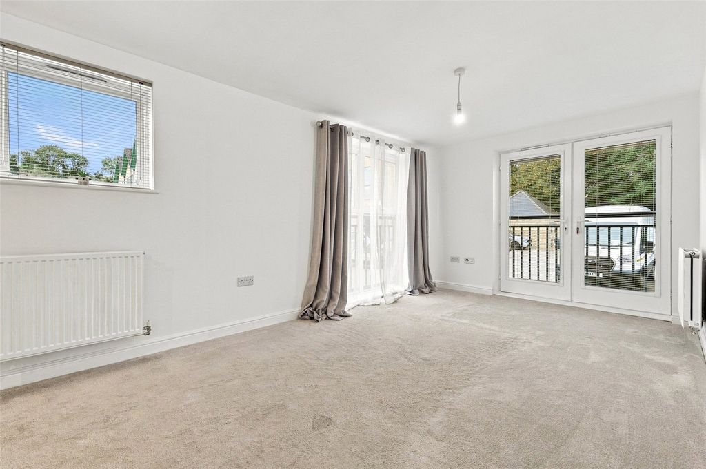 Property photo 3 of 18 Picture No. 25
