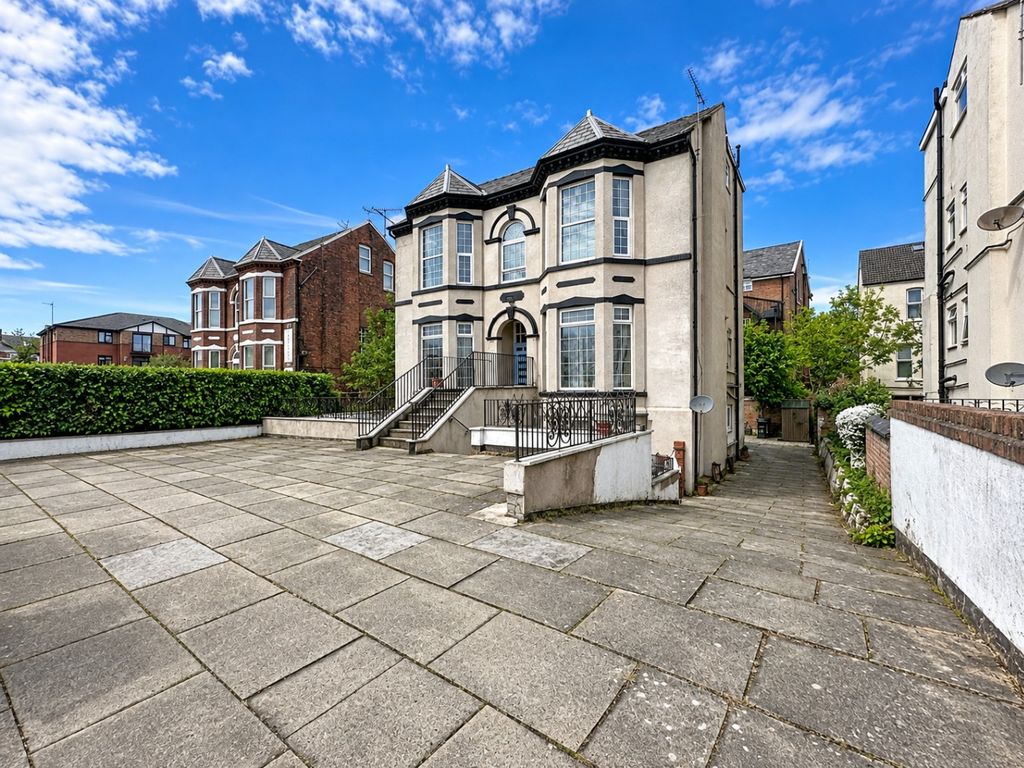 Property photo 2 of 19 5169013