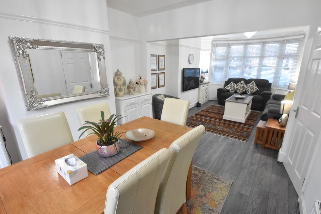 Property photo 3 of 11 1169393