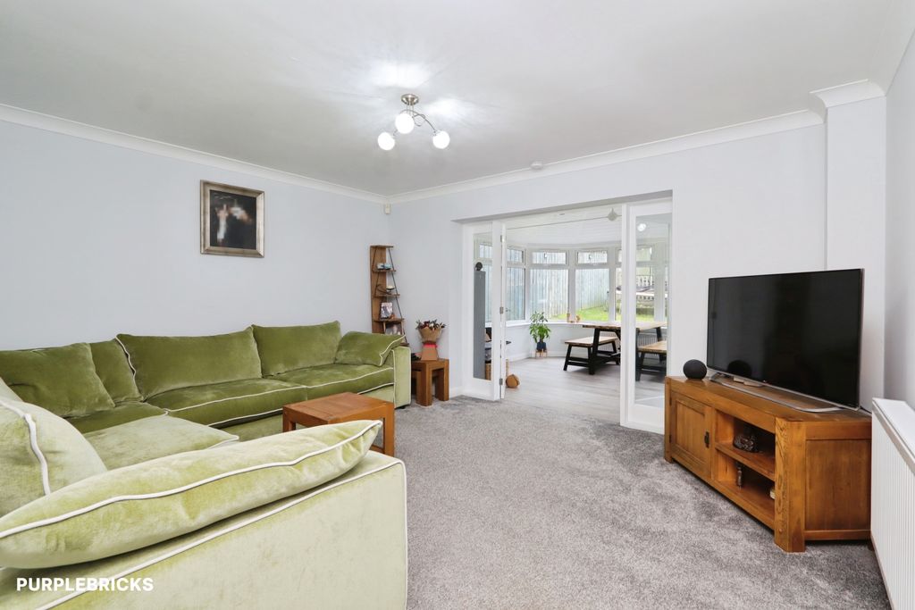 Property photo 2 of 31