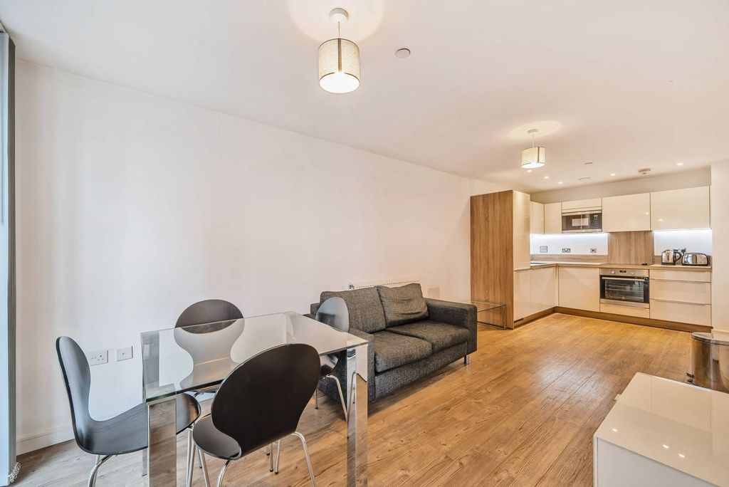 Property photo 1 of 8
