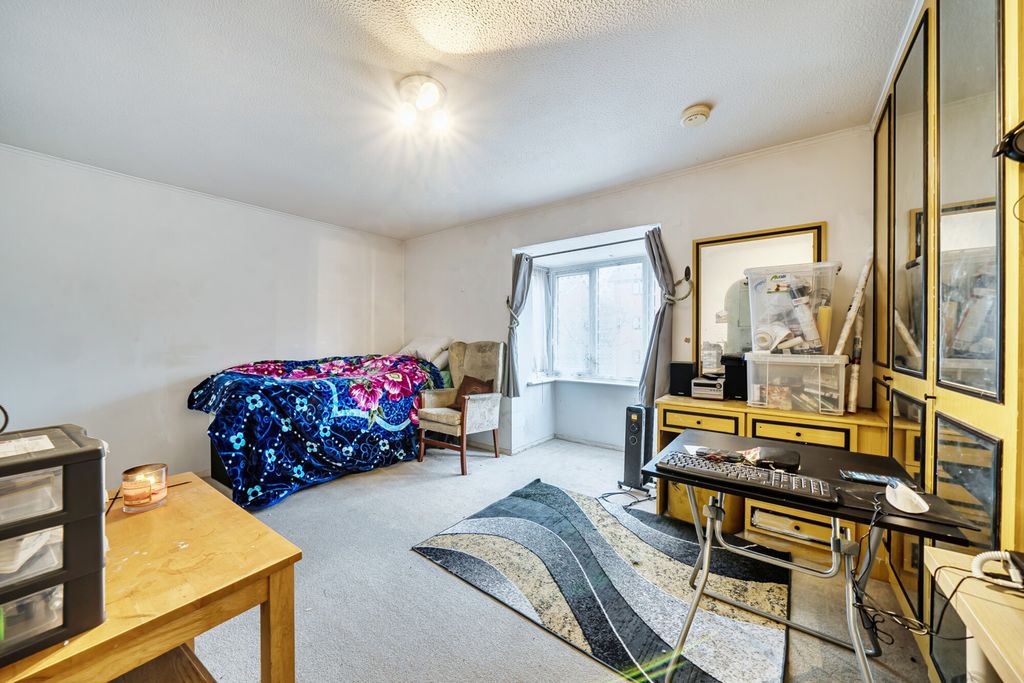 Property photo 2 of 15 1416928-7-6997197...