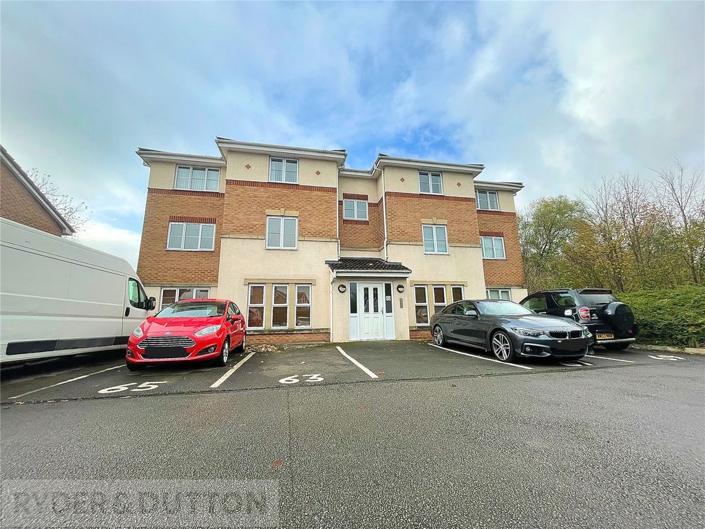 Property photo 1 of 17 Exterior Front