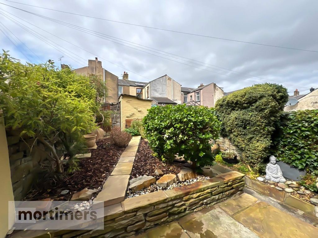 Property photo 3 of 12 Garden