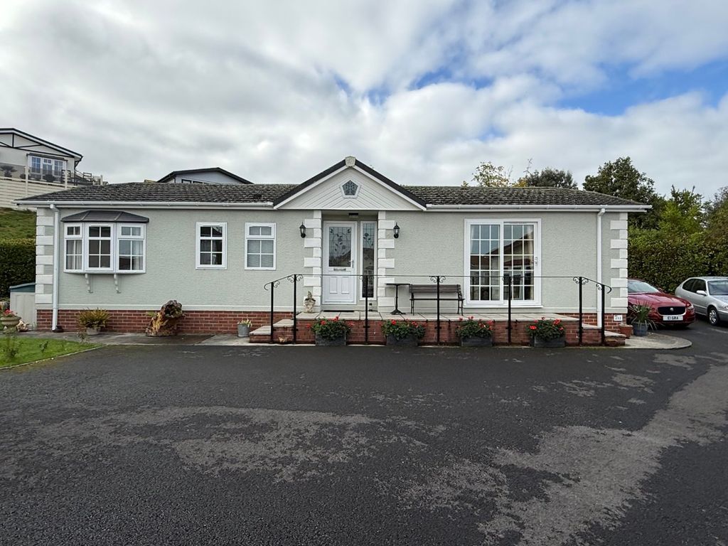 Property photo 2 of 32