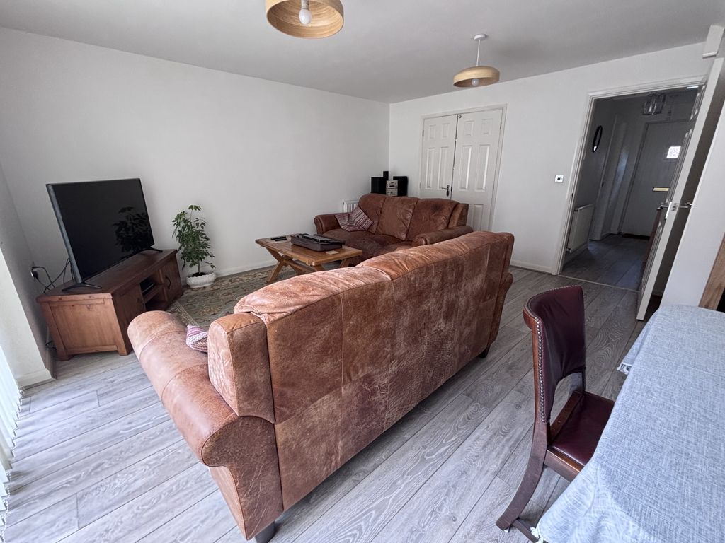 Property photo 2 of 20 Lounge/Diner