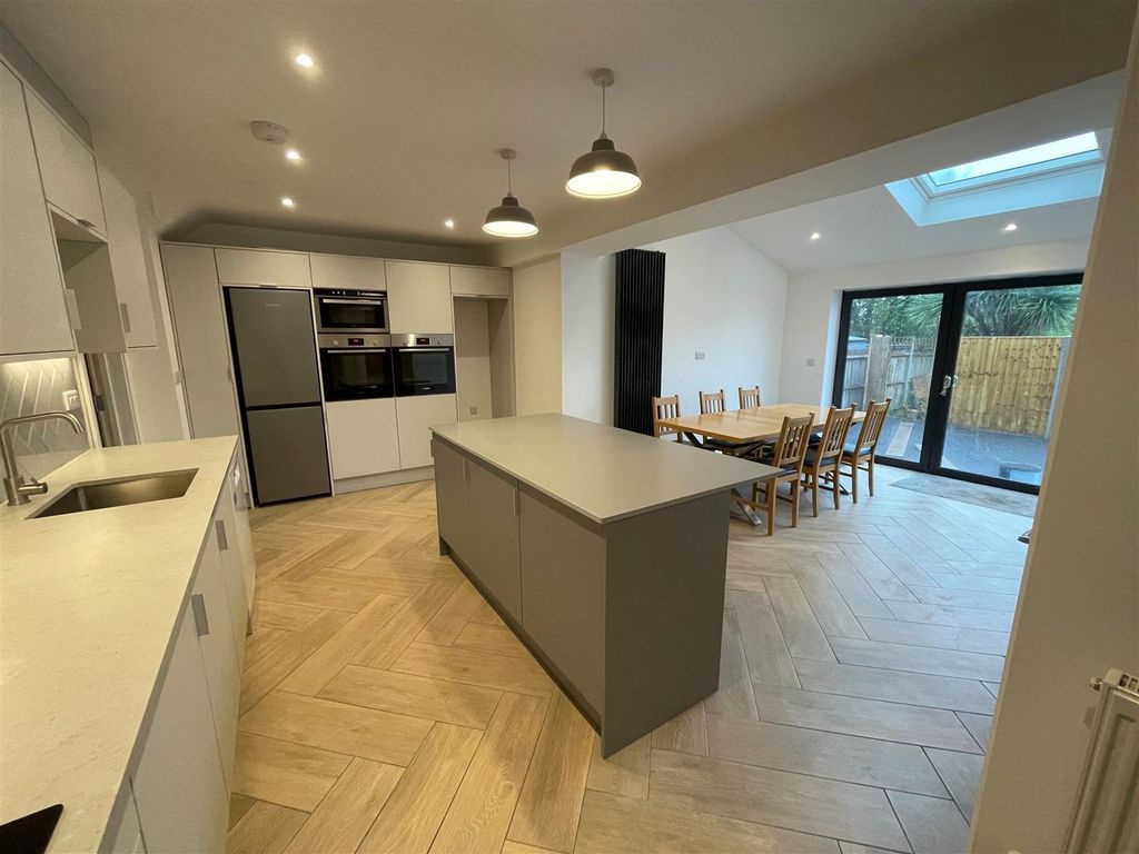 Property photo 2 of 8 9.Jpg