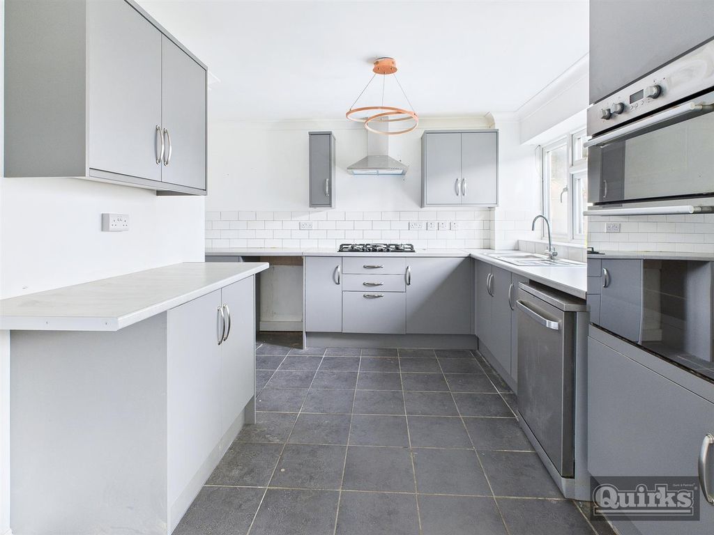 Property photo 3 of 13 Cam02342G0-Pr0153-Still001.Jpg