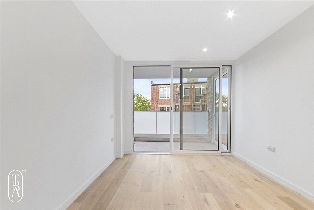 Property photo 3 of 9 Picture No. 18