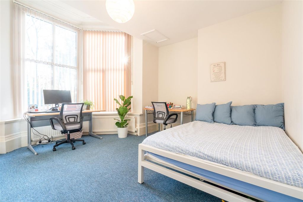 Property photo 2 of 11 Bedroom 3.Jpg