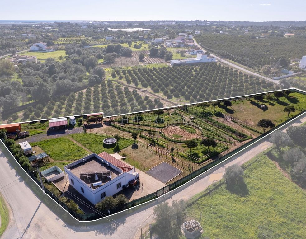 Property photo 1 of 28