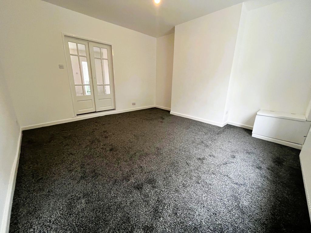 Property photo 3 of 14 Photograph 3