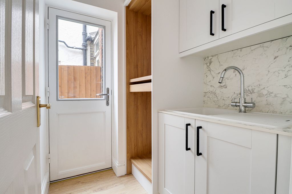 Property photo 3 of 28 Utility Room