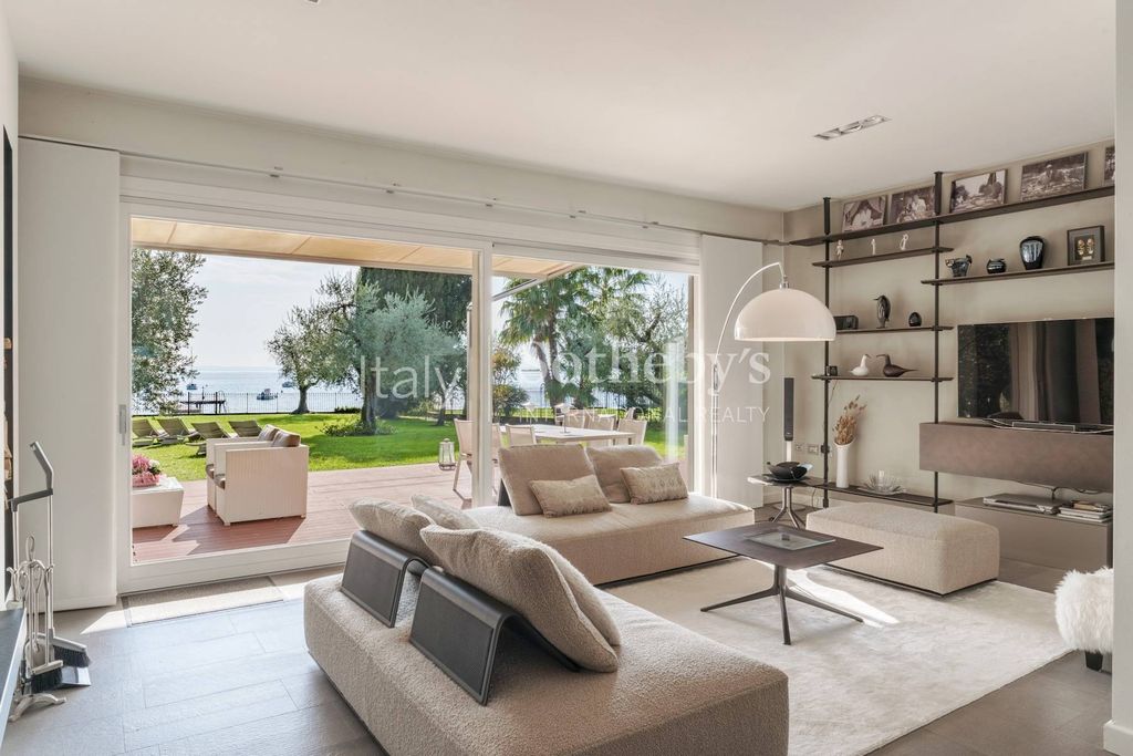 Property photo 2 of 32