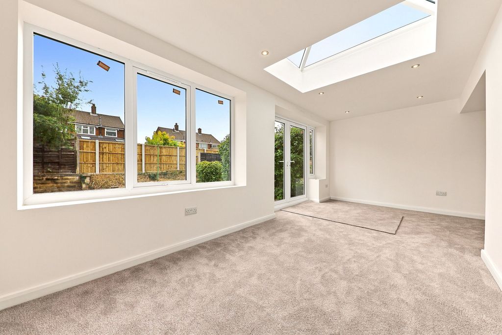 Property photo 2 of 22