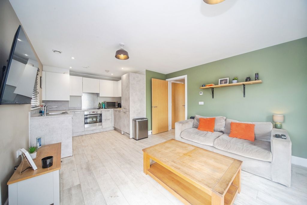 Property photo 3 of 15 Pbox-Img.Jpg