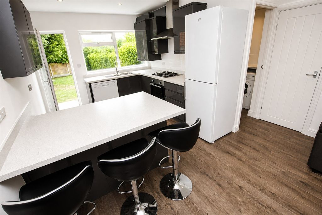 Property photo 3 of 10 Open Plan Kitchen/ L