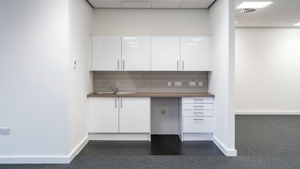 Property photo 3 of 10 Radius_Kitchen.Jpg