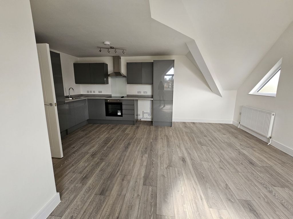 Property photo 3 of 8 Photo 4