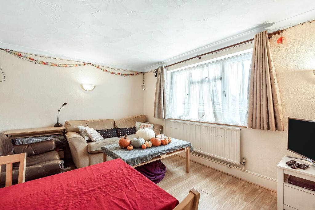 Property photo 3 of 10 Img_171_3_Original.Jpg