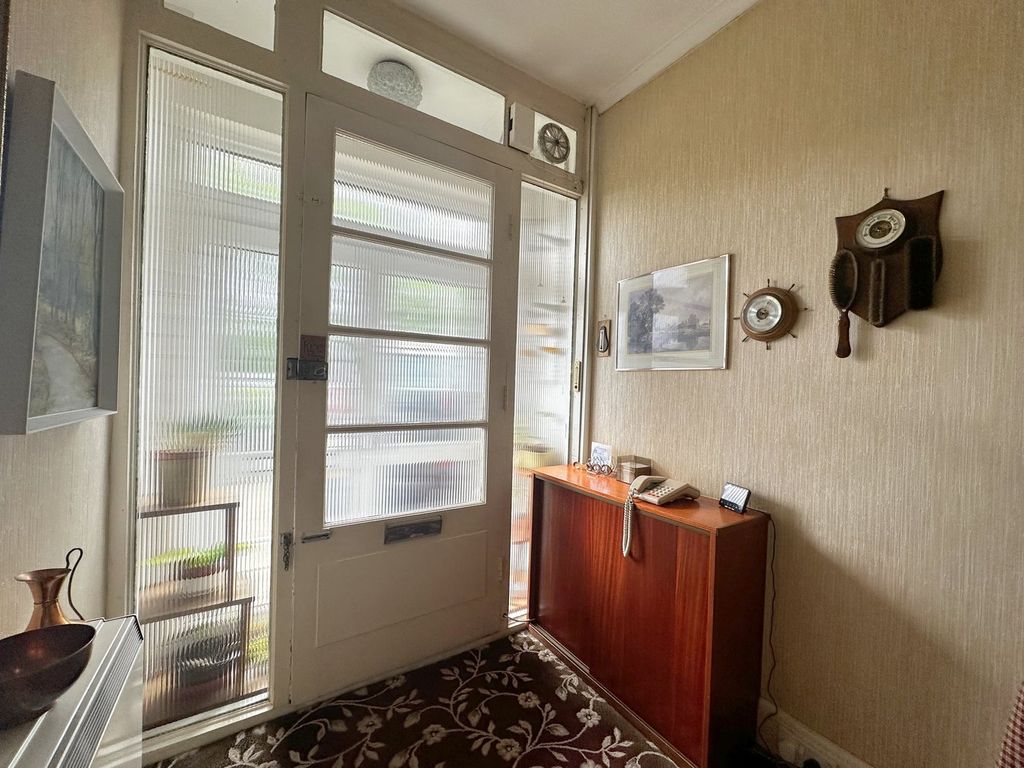 Property photo 3 of 28