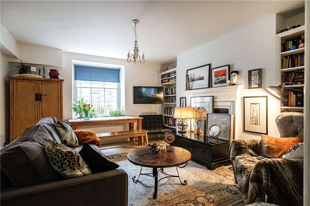 Property photo 2 of 12 Picture No. 17