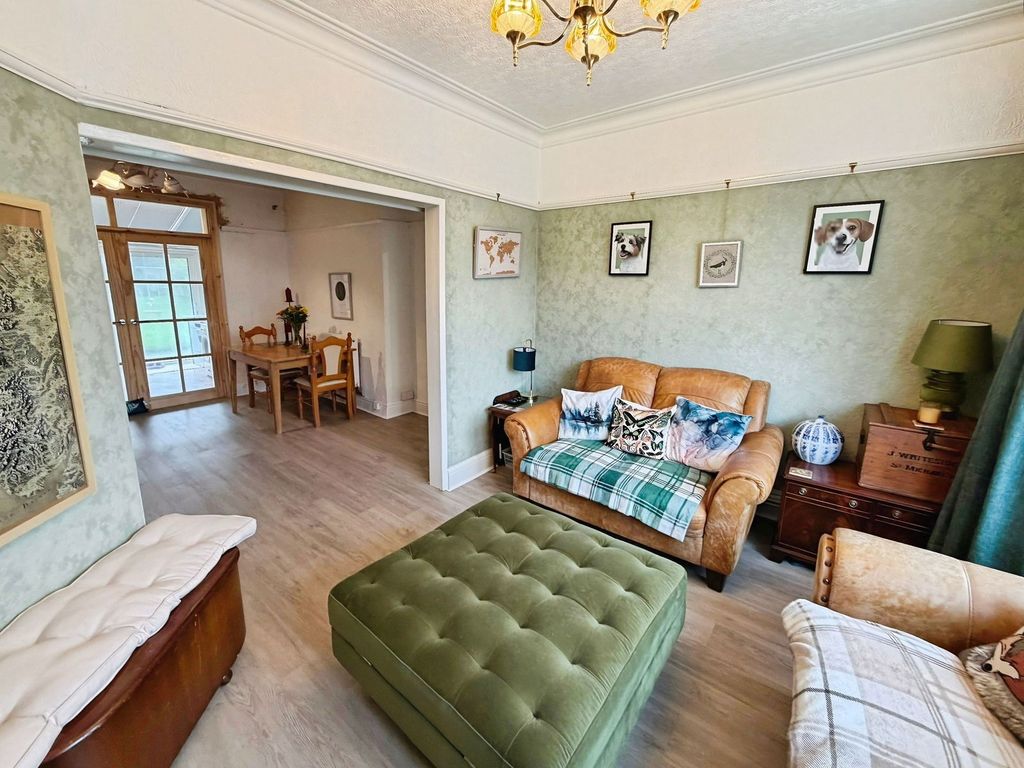 Property photo 2 of 34