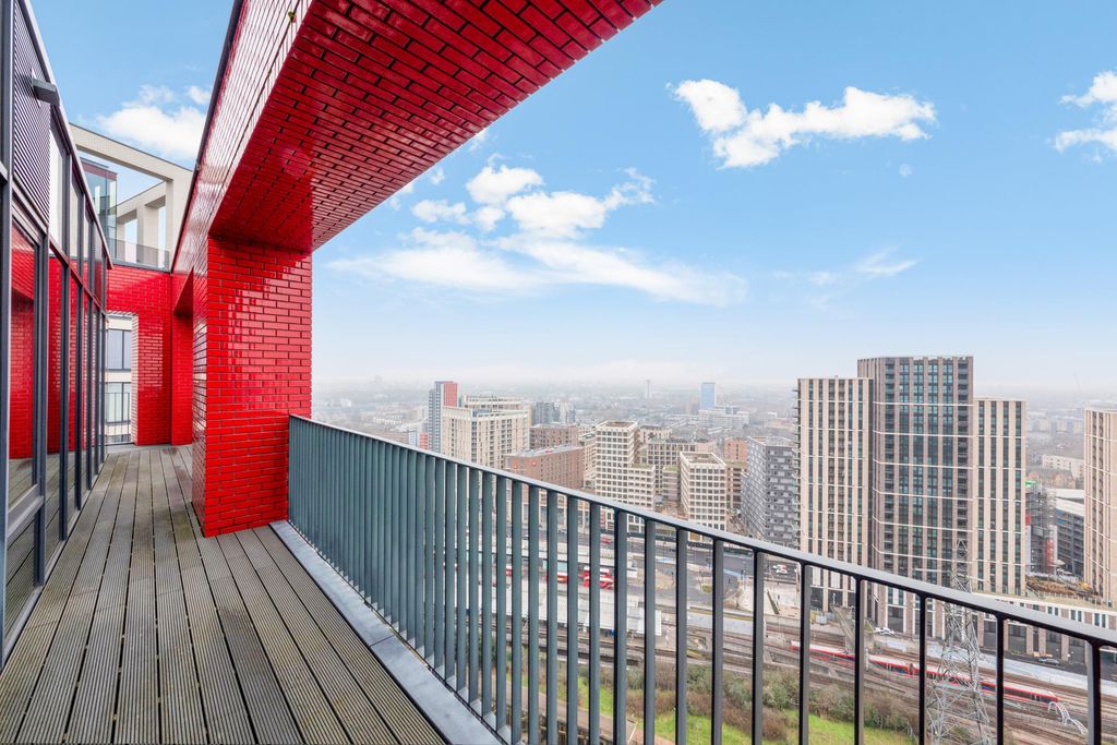 Property photo 2 of 15