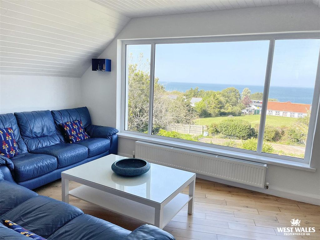 Property photo 1 of 30 Living Room