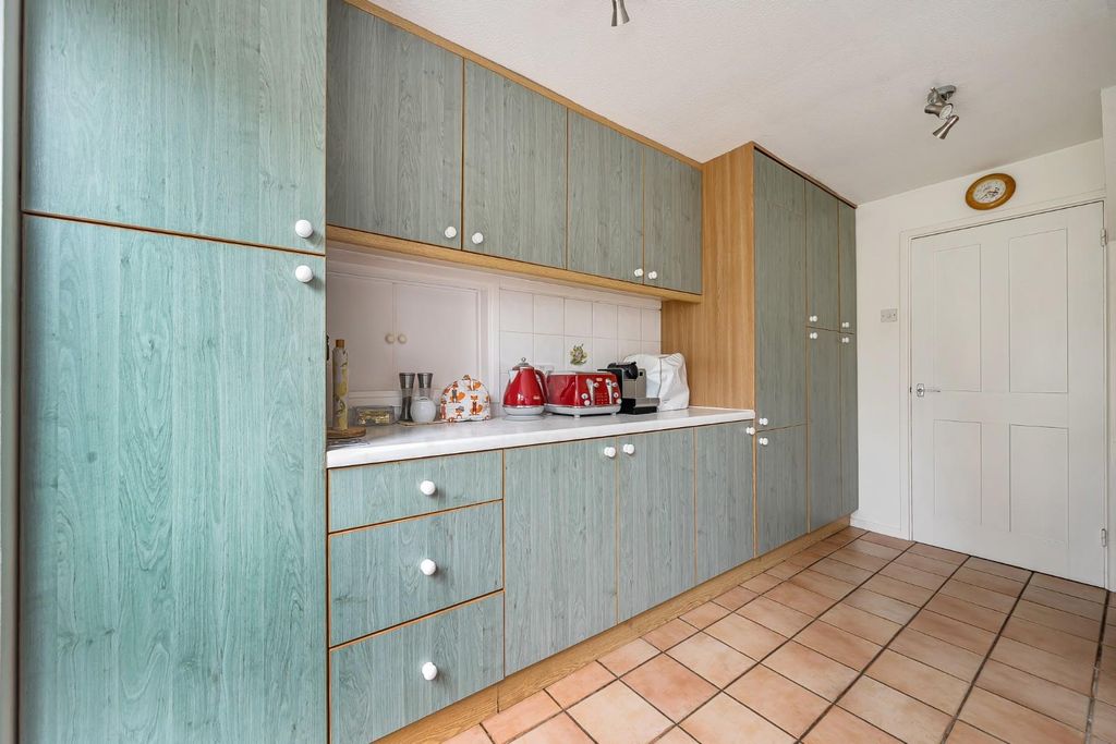 Property photo 3 of 17 10-1373026-22-6904F7d18A6B4-10.Jpg