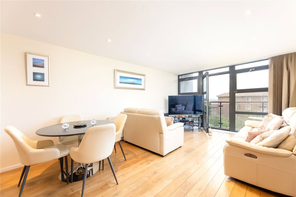 Property photo 2 of 9 Picture No. 06