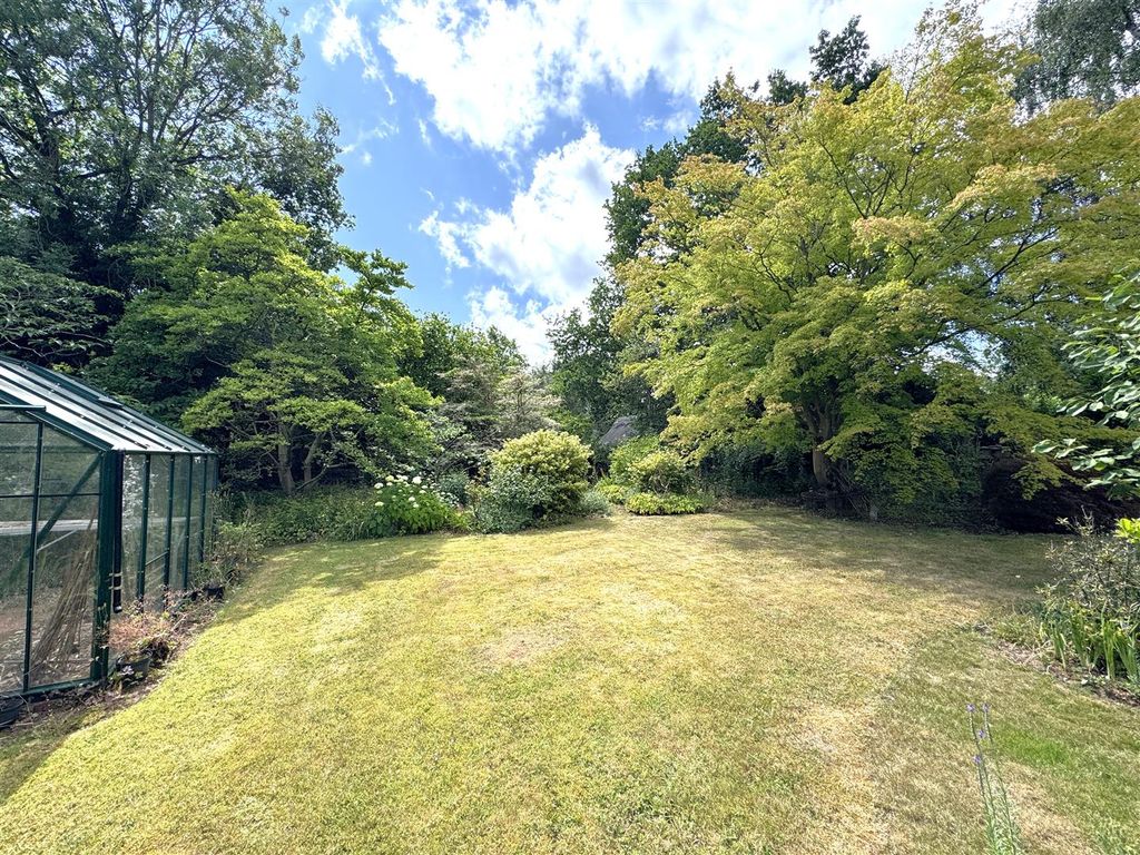 Property photo 2 of 20