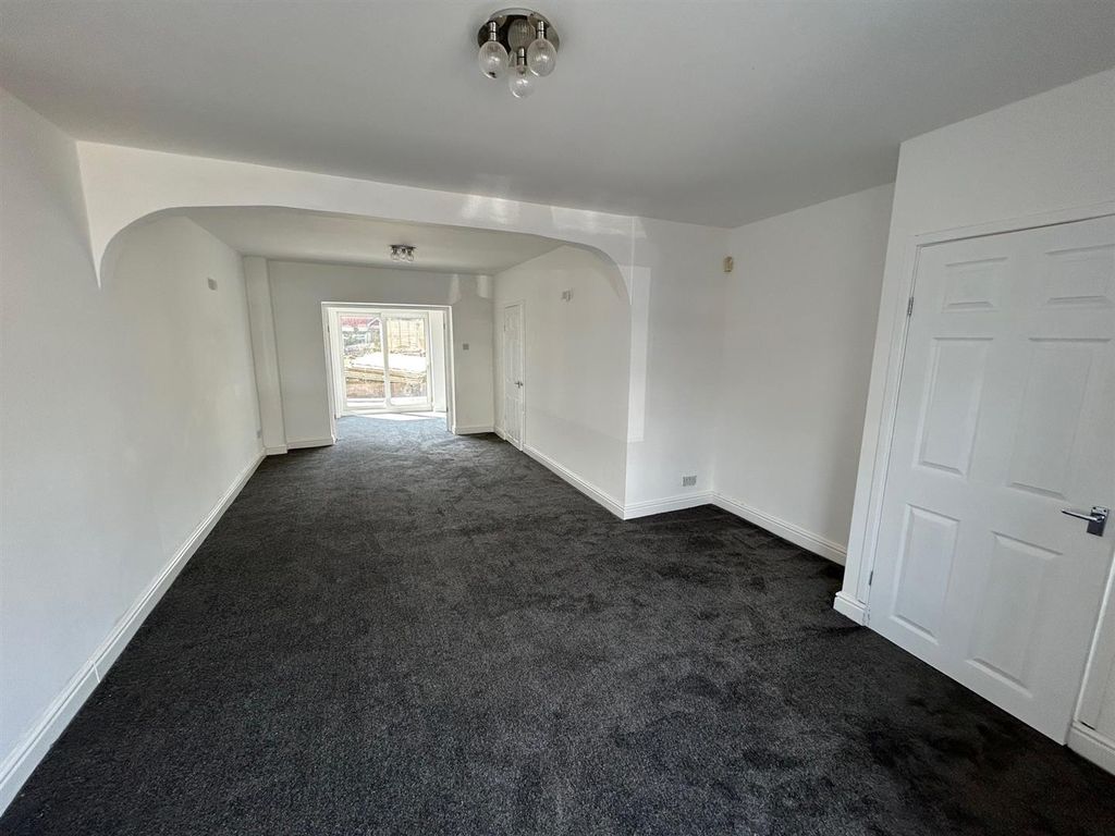 Property photo 2 of 12 Lounge1.Jpg
