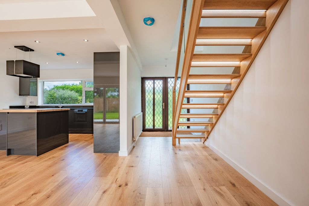 Property photo 3 of 37