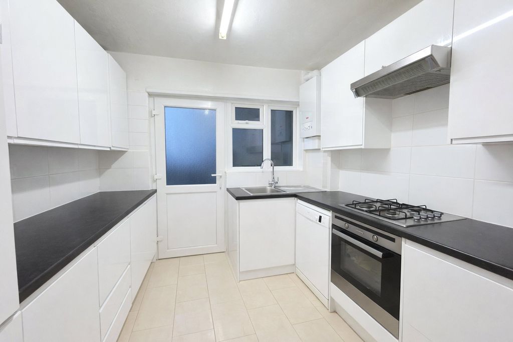 Property photo 3 of 7 Picture No. 15