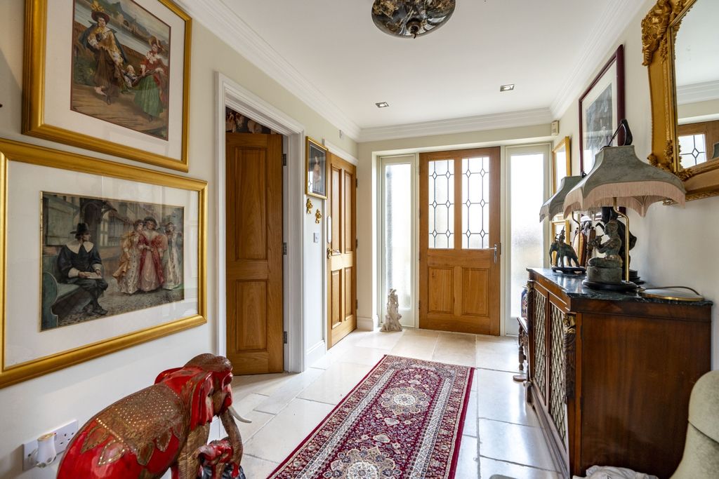 Property photo 1 of 14 Entrance Hall