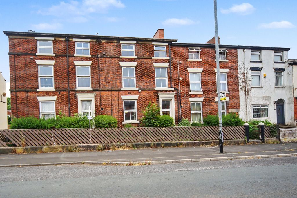 Property photo 1 of 11 Flat A, 28 Park Road, Chorley, Lancashire, Pr7 1Qu