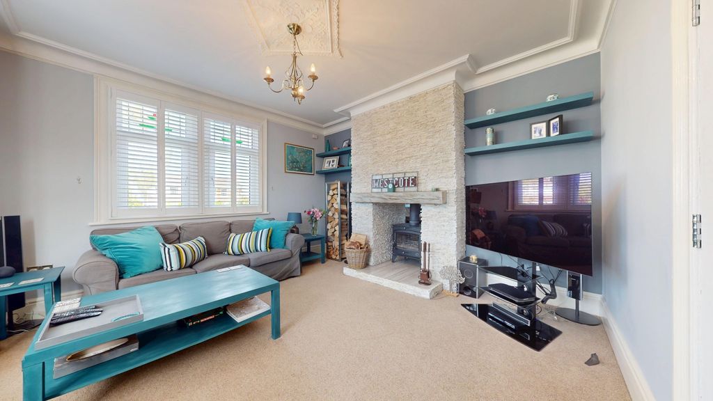 Property photo 3 of 28 4122147