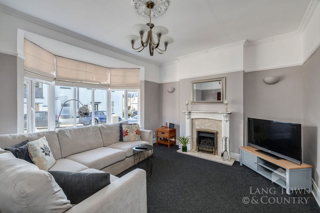 Property photo 3 of 14