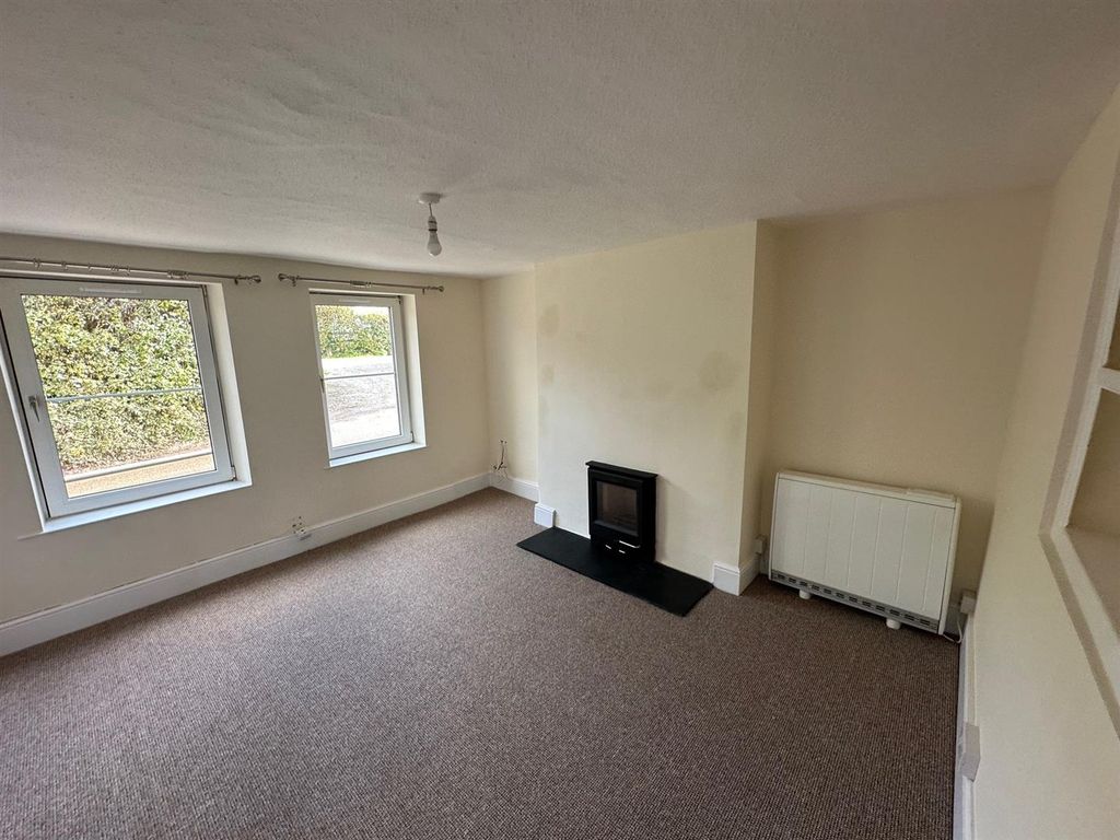 Property photo 2 of 14 Lounge.Jpg